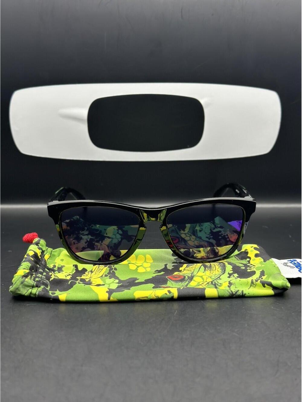 Oakley Frogskin Jupiter Camo Polished Black w/Positive Red Iridium Lenses 24-254